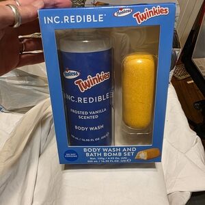 Hostess Twinkies Body Wash and Bath Bomb Set